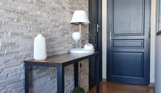 ZEN AND COZY PRIVATE APARTMENT LOMME.EURATECHNOLOGIE METRO 4 PERSONS