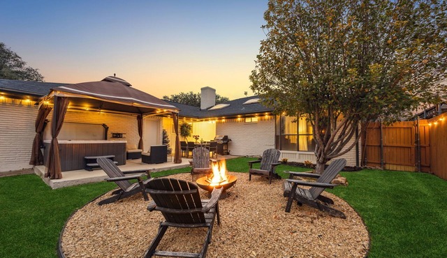 Zen Back Yard with Hot Tub & Firepit: Spa at Home