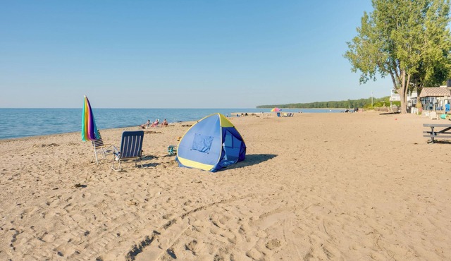 'zen Haven' Lakefront Erie Home w/Shore Access