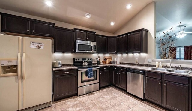 Zen House - 3BR/2BA - Pet friendly