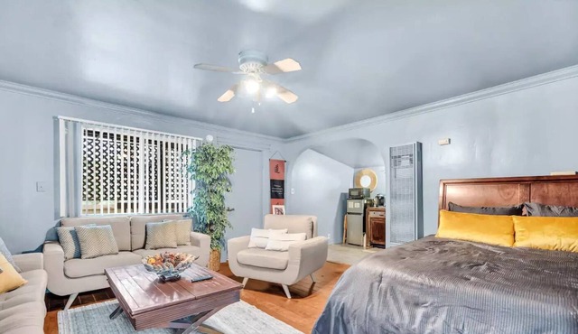 Zen Influenced Cottage in DT Loomis with Complimentary Wine!