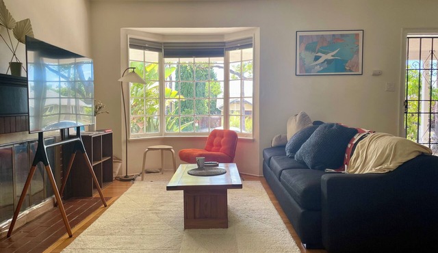 Zen Modern 2QueenBed/1Ba Home w/Fiber Internet + Dedicated Workspace + Patio