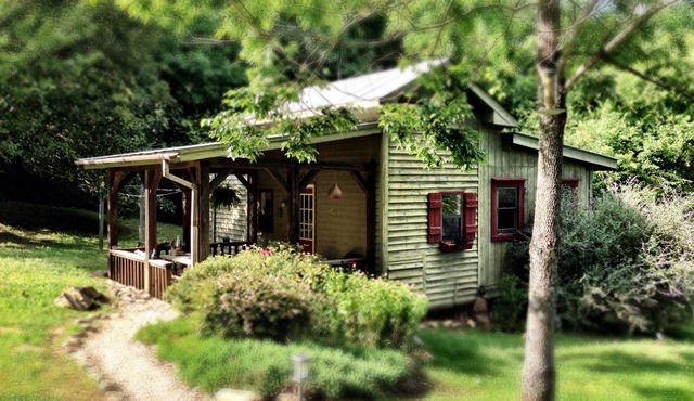 Zen Mountain Escape: Rivers, Nature, Wineries & Solitude