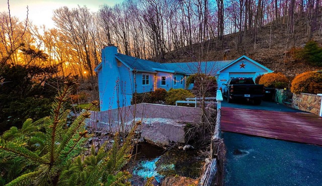 Zen Retreat* EV Charger*Active Creek! 3B/1.5Bth