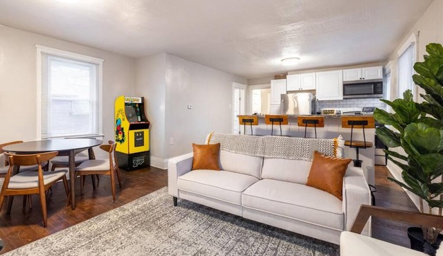 Zen Retreat! Premium WIFI + Arcade + Free Parking