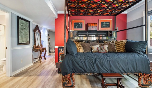 Zen Retreat, Private Sauna, 10 Min to Downtown