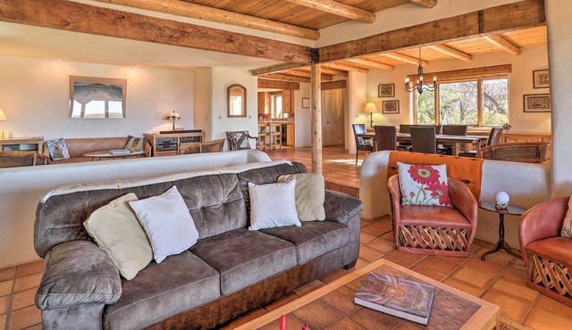 Zen Retreat w/ Guest Home & View, 13 Mi to Town!
