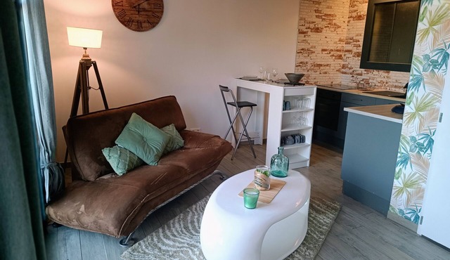 Zen studio and quiet pool