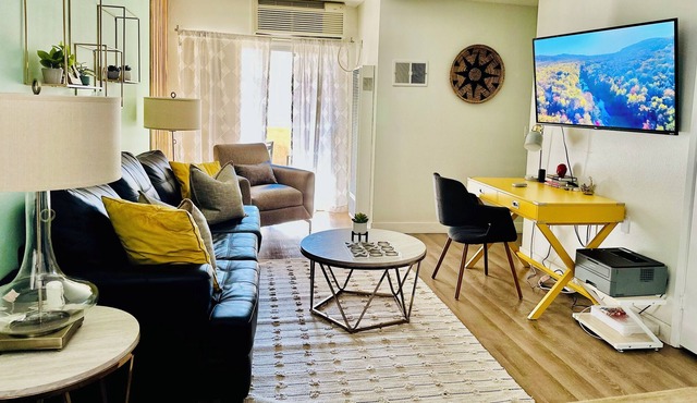 Zen suite w/♛King Bd in DT Monrovia, self ✅, Biz&family,10 min➡️Pasadena
