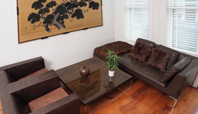 Zen Vibes Townhouse with Rooftop Deck Skyline View