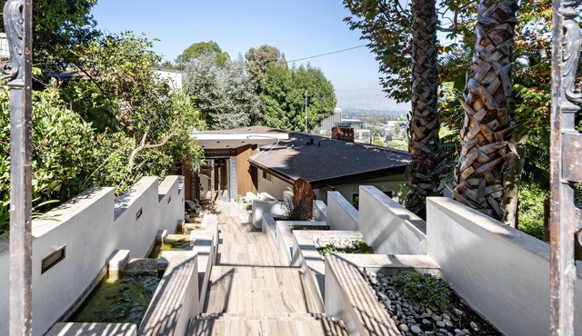 Zen Villa @ Hollywood Hills, Los Angeles by Universal Studion