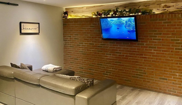 Zen2 Stylish Modern/Rustic Apartment in the Heart of Nature