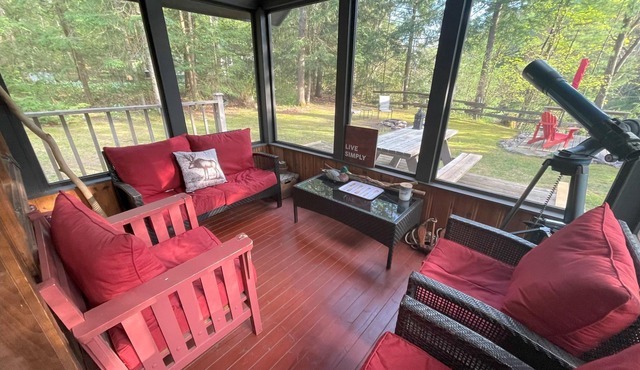 ZenDen is a place to relax, unwind and let the stress of the city behind you.