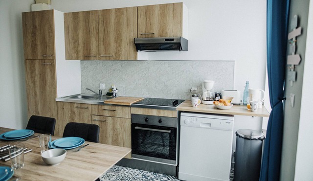 Zenest ★Independent, Functional and Well Situated★