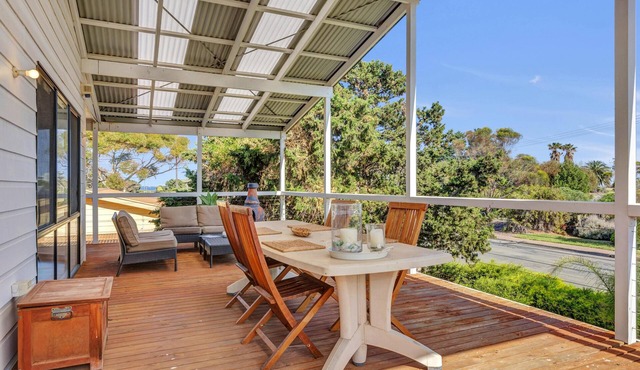 Zephyr Shores - Port Willunga - Cosy Beach Retreat just Moments from the Beach
