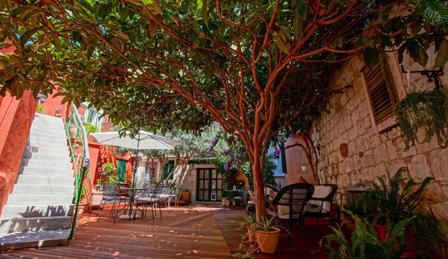 Zephyrus Boutique Accommodation