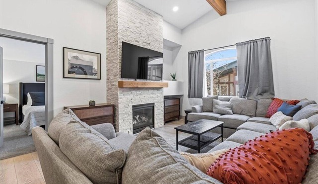 Zermatt Villa 1 Bedroom 1 Bath Full Kitchen with Resort Amenities - 3014-1