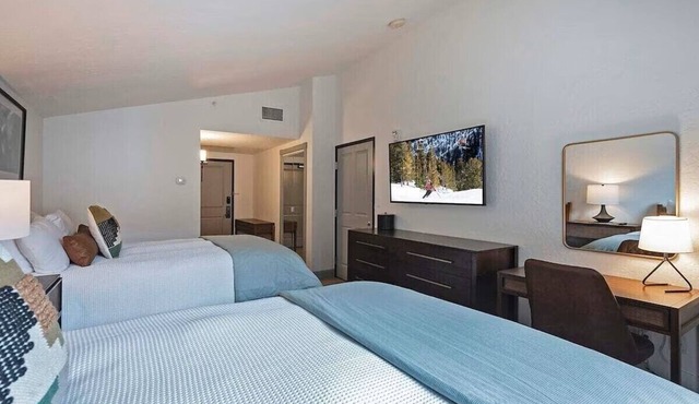 Zermatt Villa 3012 - Double Queen Bedroom 1 Bath with Resort Amenities