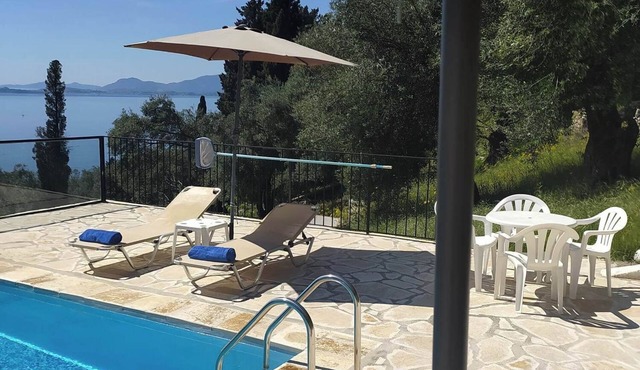 Zeus 1 PRIVATE pool apartment