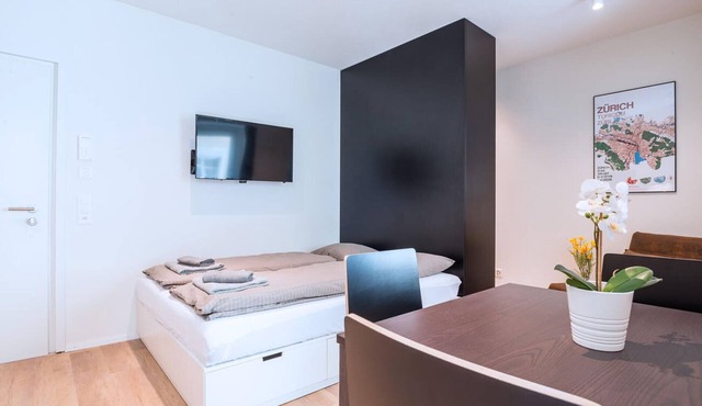 ZH Anna II - HITrental Central Station Apartments