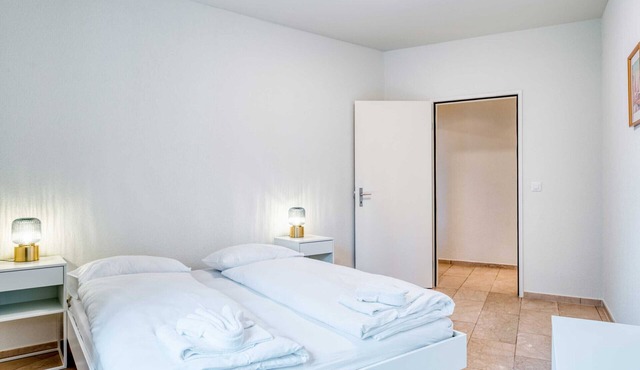 ZH Gold 1 - HITrental Apartment