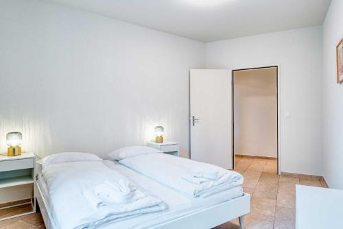 ZH Gold 1 - HITrental Apartment