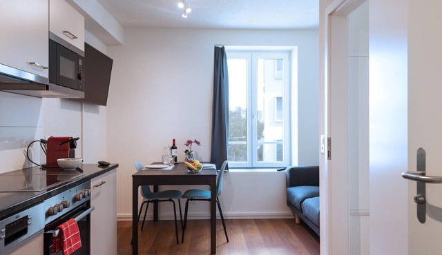 ZH Jaguar II - Altstetten HITrental Apartment