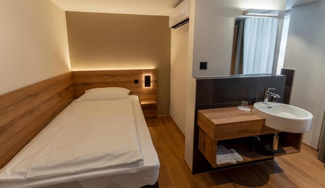 ZIEGELHÜSI Hotel - Self CheckIn, Stettlen bei Bern