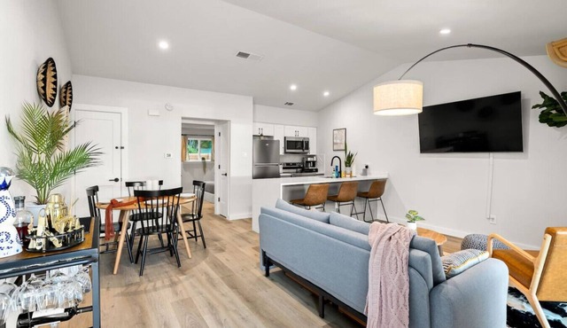 Zilker Haus Bungalow, Walk to Zilker