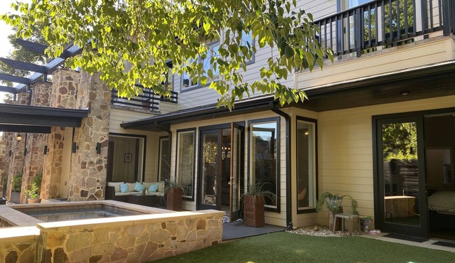 Zilker Park, walk to restaurants heated pool, large house!