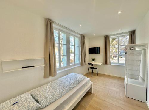 ZIMMERzuVERMIETEN Deitingen Kreuz