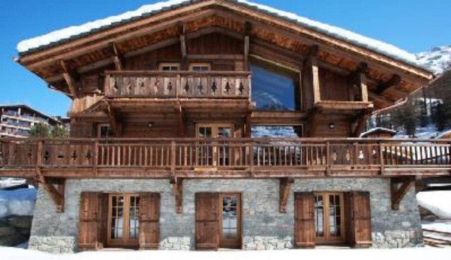 Zinal-Grimentz luxury chalet. Hot tub,sauna,log fire,sun deck,dog friendly,