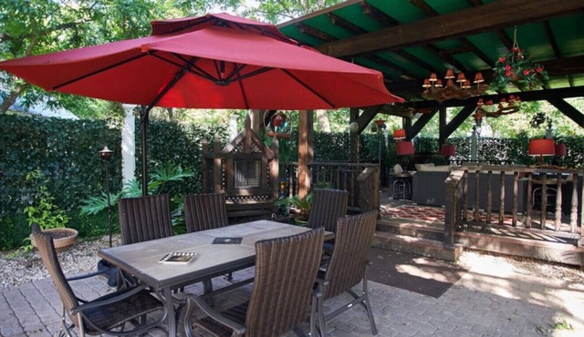 Zink Haus Villas*1 Block to Comal River*Walk to Downtown NBTX