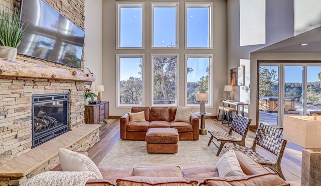 Zion Border 3,475 sq ft Retreat – 5BR En-Suite Baths, Trails & Canyon Views