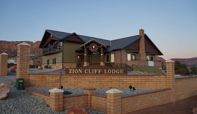 Zion Cliff Lodge