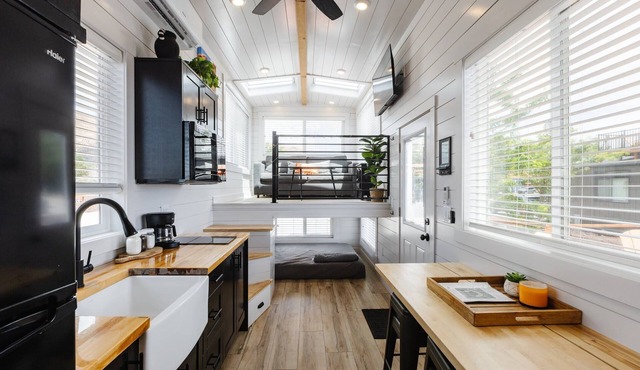 Zion Designer Tiny Home Private Deck & BBQ
