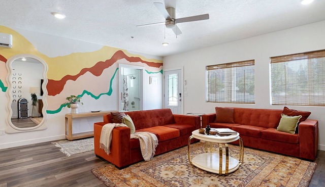 Zion Retreat: 3BR/2BA Full of Amenities: Pool, Hot Tub, Sauna, Outdoor Theater