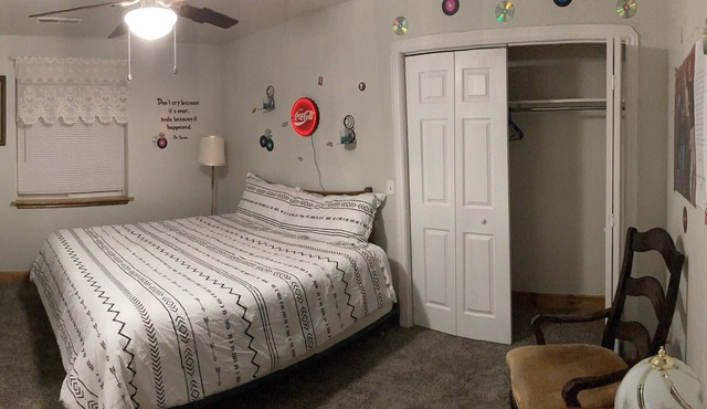 Zion’s South Hideaway Retro Room