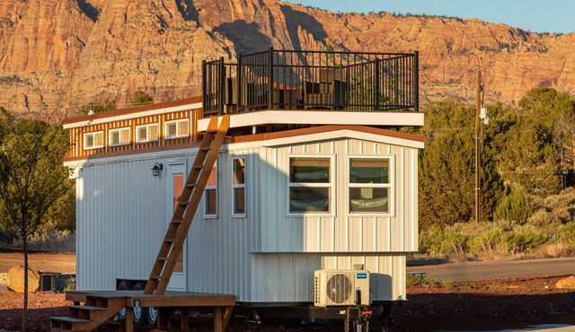 Zion Tiny Home Sunrise Deck + Desert Views