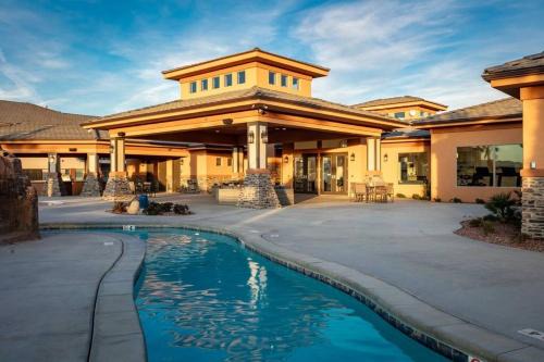 Zion Village - Pool - Hot Tub - Lazy River - EV - Gym