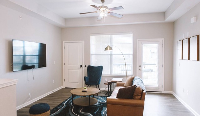 Zionsville Luxury 1BR w/Balcony