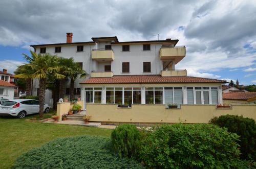 Zminj Apartments