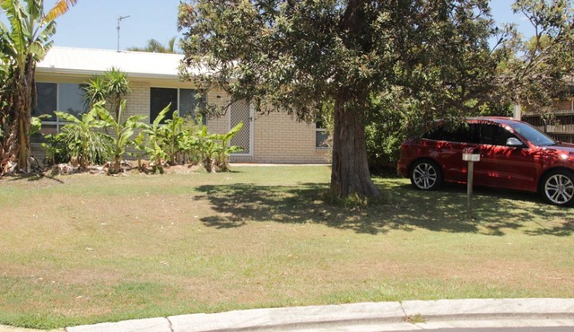 Zoe's Beach House - Pet Friendly handy to beach