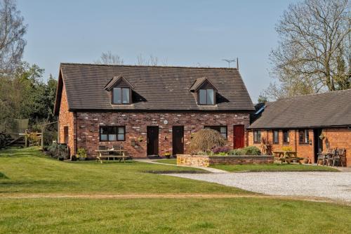 Zoe's Cottage with Alpaca's and 7 mins drive to Alton Towers