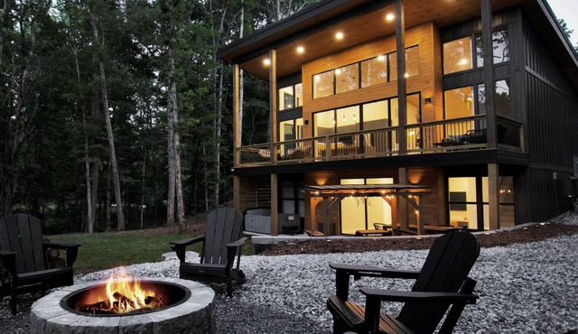 Zoka - A Luxe Modern Cabin Near Clemson w/Hot Tub - Lake Hartwell