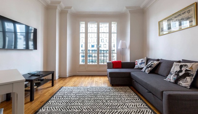 Zola Riverview | Great 2 Bedroom in Paris