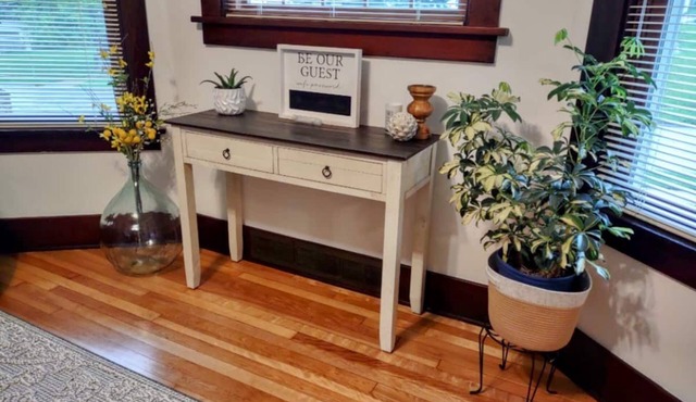 ZOO Old Market CHI Charles Schwab Field Cozy Downtown House