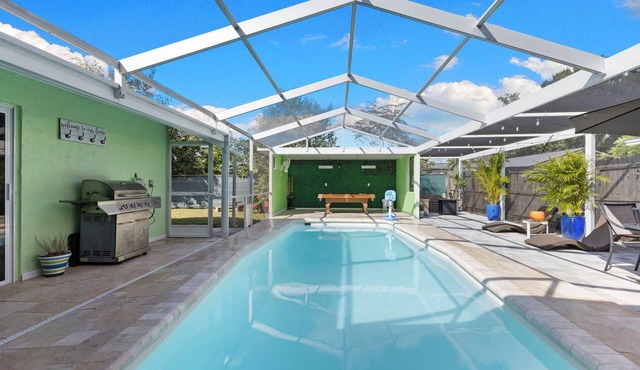 ZoriLux Villa Pool Firepit BBQ Oasis