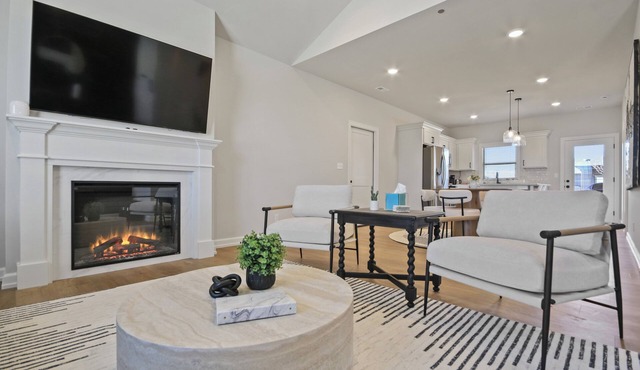 Zou Lodge - Modern 3BR With King Beds Near Mizzou