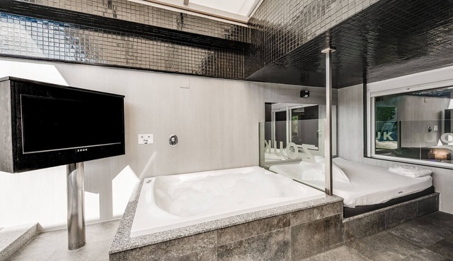 Zouk Hotel - Adults Only